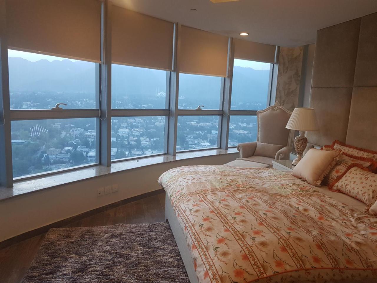 Appartement Royal Residencia Centaurus à Islamabad Extérieur photo